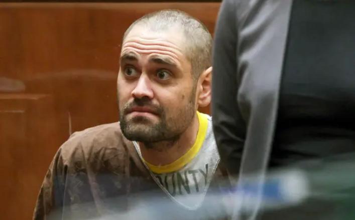 好莱坞著名导演之子出庭，不承认杀害父母的罪行32岁的尼克·雷纳，是好莱坞著名