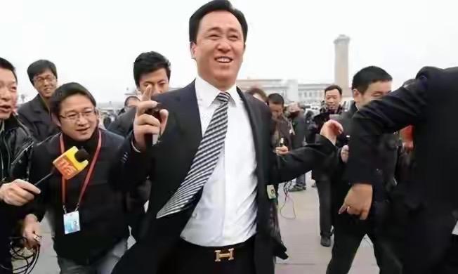 许家印当年的生活奢靡到什么地步?15年目睹过一次许老板哪会我高中毕业，在