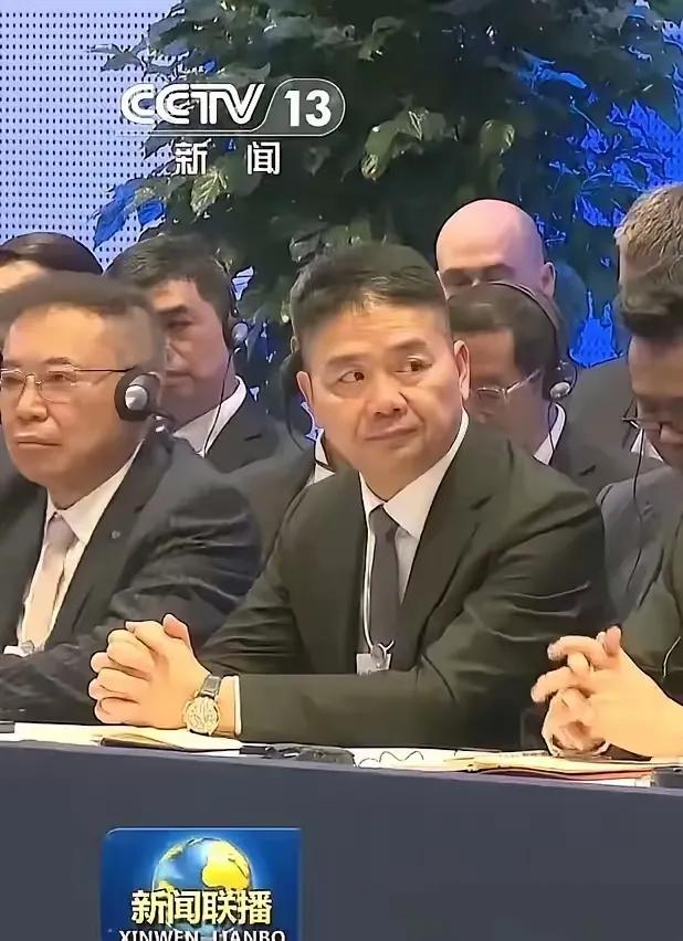 东哥背后的故事一定很精彩，尤其是在美国那档子事之后，东哥皈隐了一段时间，然后闹出