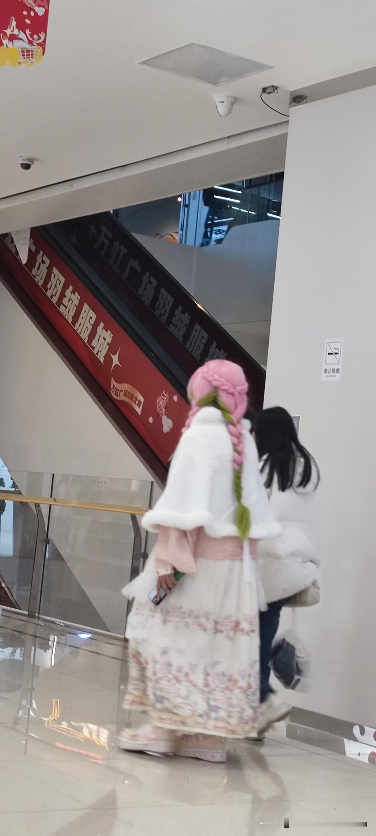 晒图笔记大赛漂亮的小美女