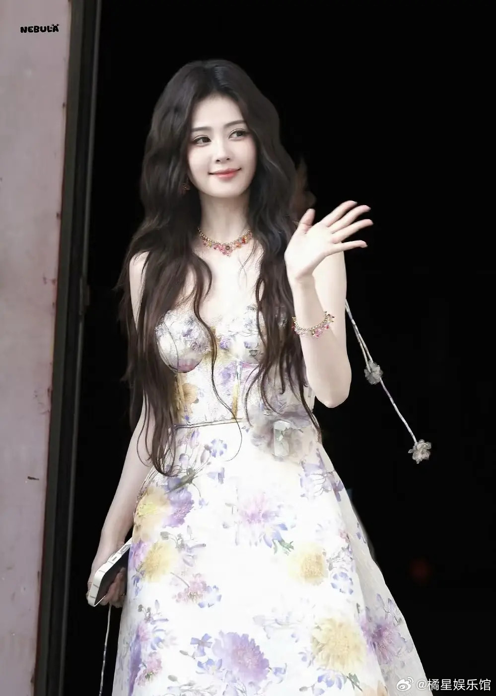 白鹿和孟子义穿同一条裙子，谁的诠释更好一点儿呢