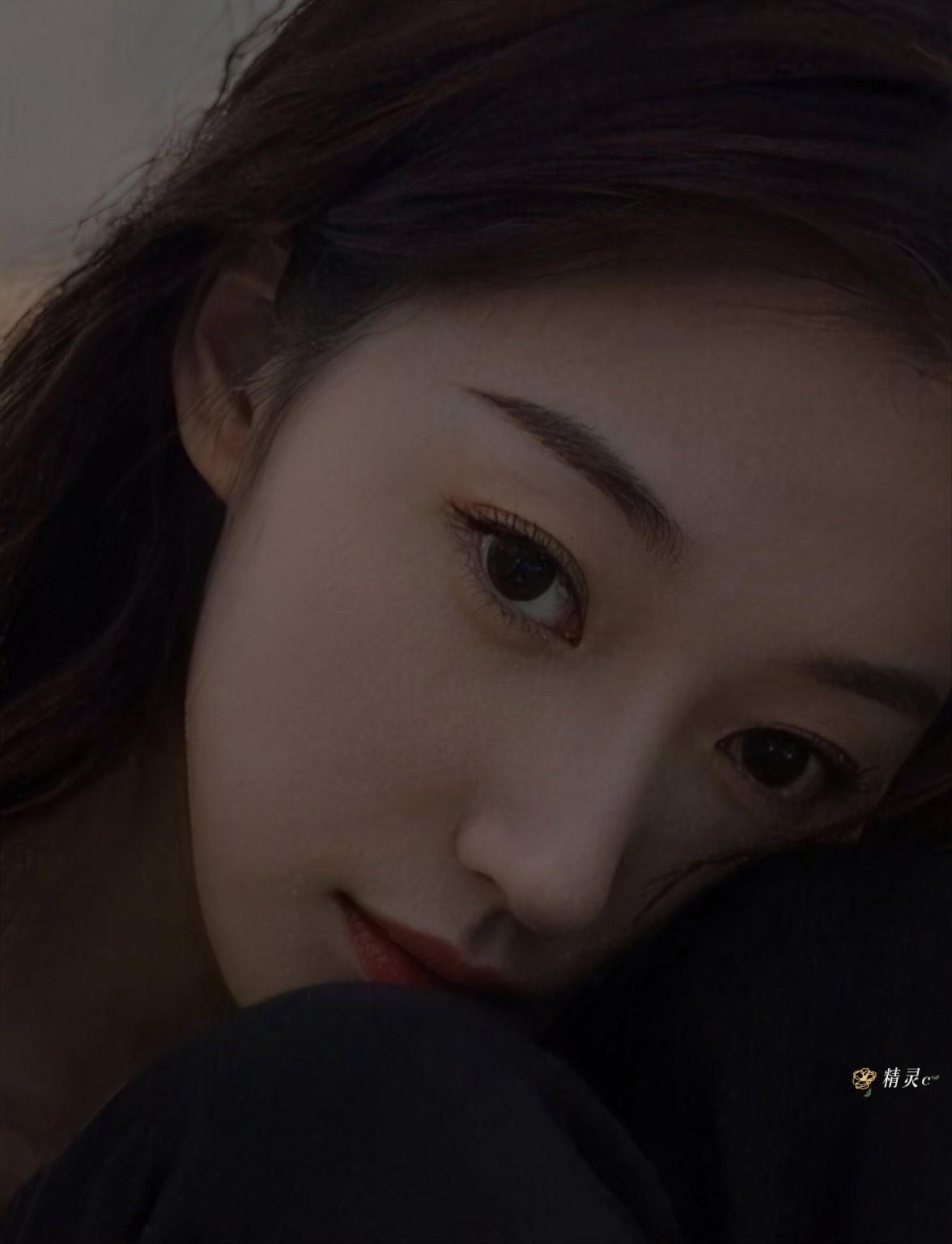 一半烟火以谋生，一半诗意以谋爱，此刻只谋片刻的安宁。