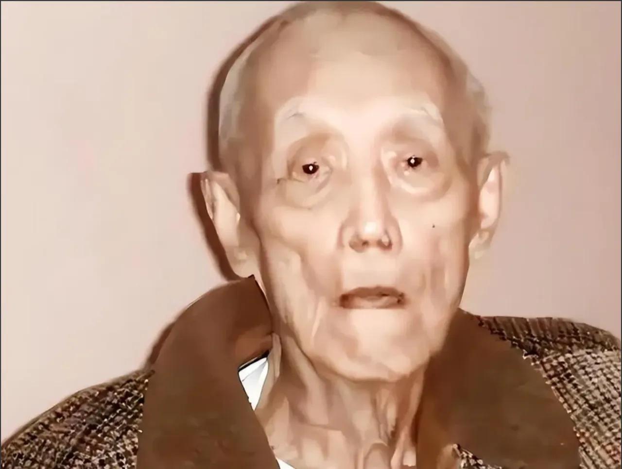 这个奄奄一息的老头，就是当年那个杀人不眨眼的特务头子谷正文！多少革命先烈就是死在