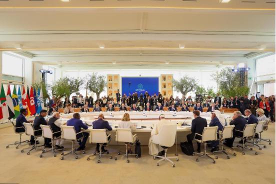纽约时报说特朗普正在带着美国自杀！美国自二战以来80年的基业已经被特朗普在几个月
