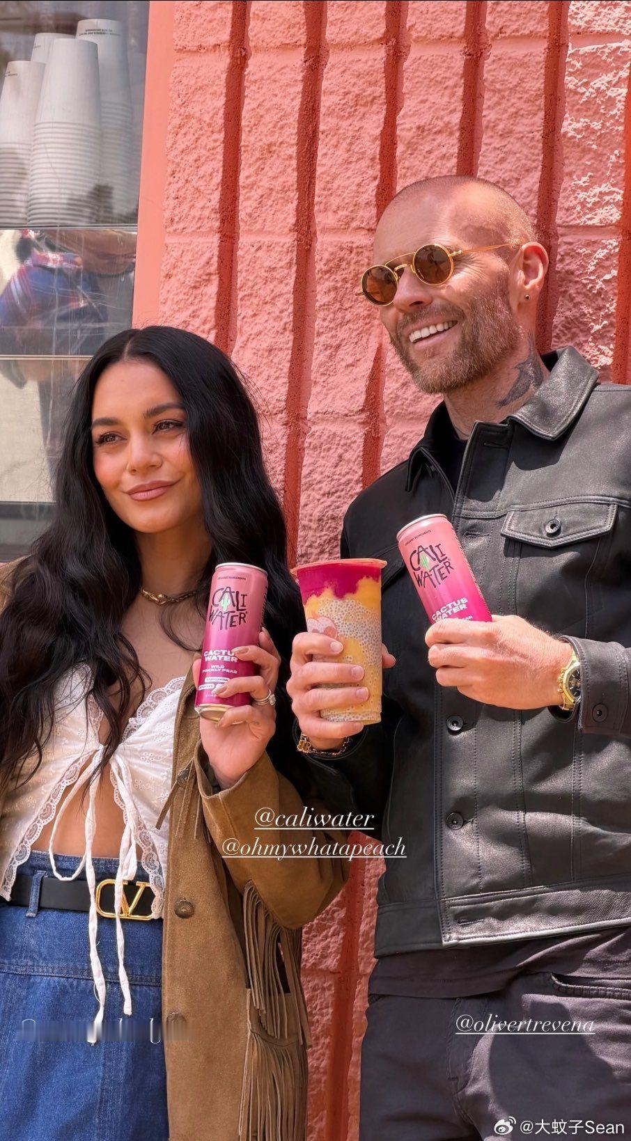 vanessahudgens凡妮莎哈金斯在斯蒂迪奥城出席饮料水品牌Caliw