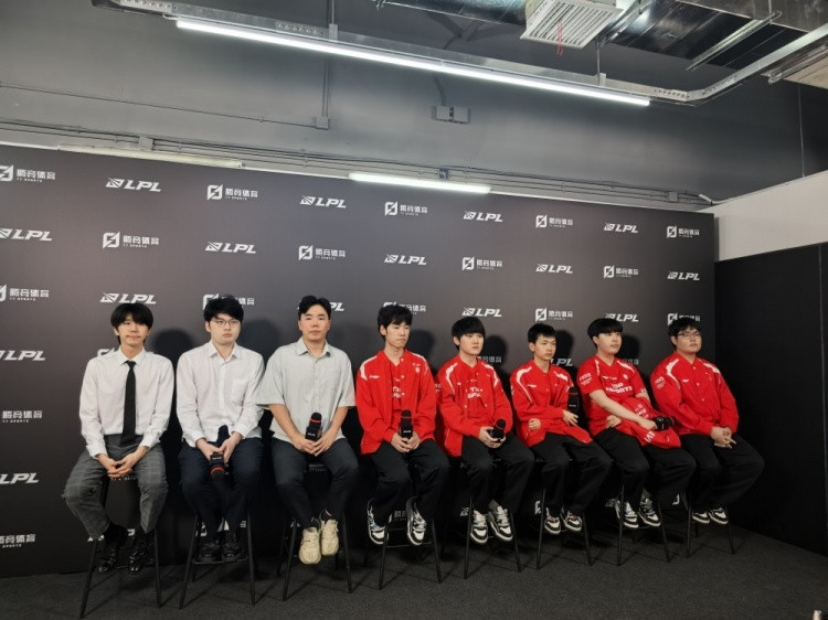 TES赛后群访 JKL: 优势没把握住 领先的时候打的不好 回去好好复盘