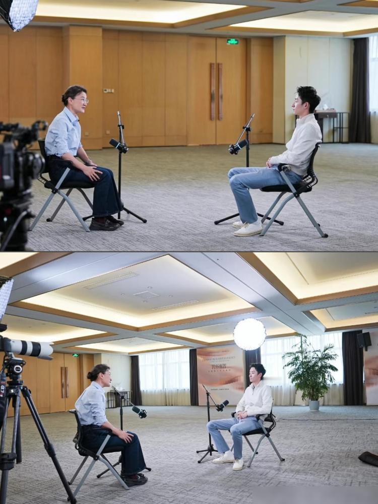 这下子排面拉满了！吴宜泽这刚拿了斯诺克世锦赛冠军回国，先是各种代言、粉丝见面
