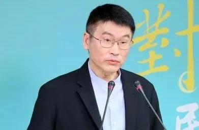 陆委会副主委梁文杰今天嚣张妄言叫嚣称，欧阳娜娜个案主要是配合大陆号召在社交平台转