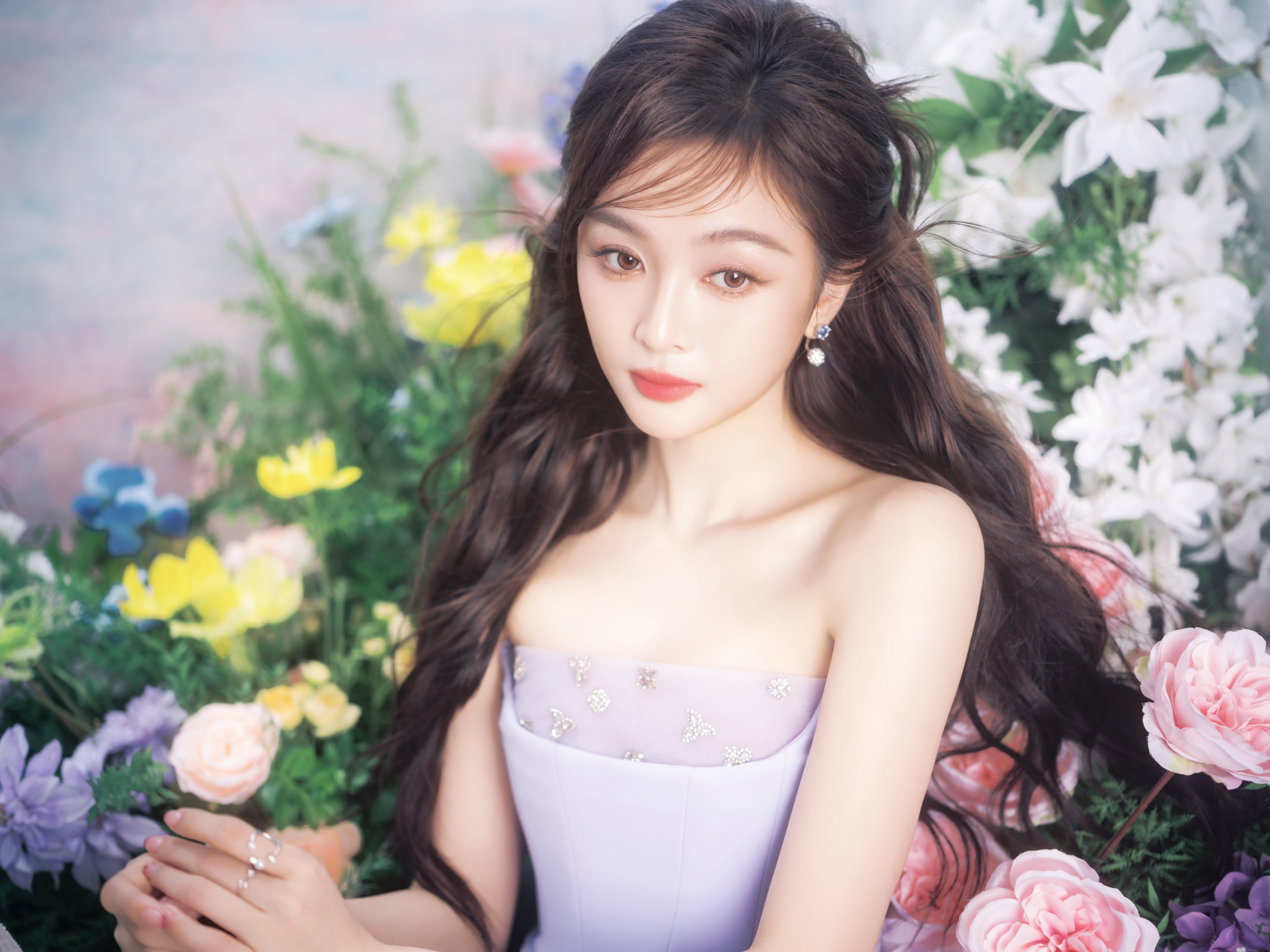 吴宣仪wxy吴宣仪辛凌在二月的最后一天咱们超喜欢上升了喔！昨天的发萜和今天的超