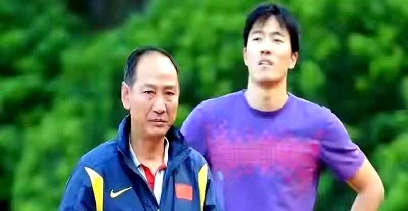 耐克每年砸200万美元跟刘翔签下终身合同，根本不是为了什么体育情怀，而是在赌整个亚洲200年内都出不