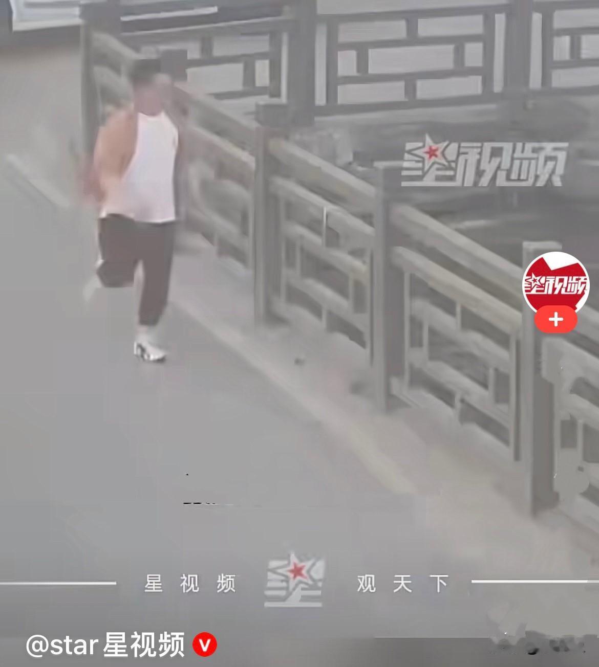 近日，浙江杭州萧山傍晚，一名14岁小女孩不慎失足坠入池塘水中，池水幽深，孩子在水
