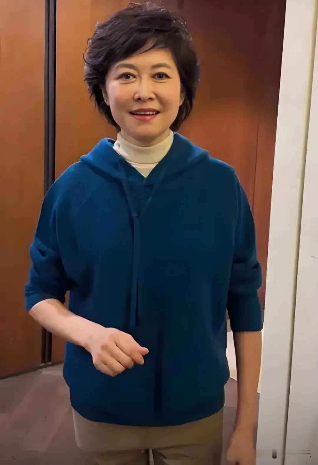 查了一下敬一丹的家世，不查不知道，一查吓一跳！全家都是牛人！2019年4月