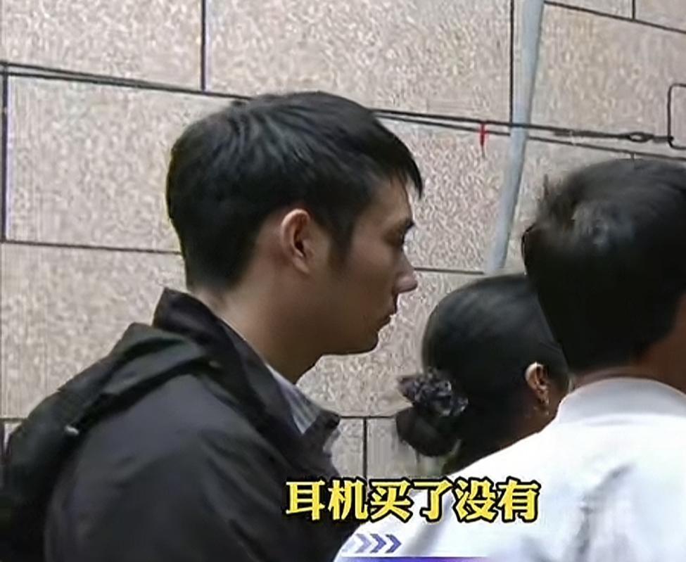 一个拥抱3万块，这可能是有史以来最贵的拥抱！事情是发生在河南平顶山，小伙万先生