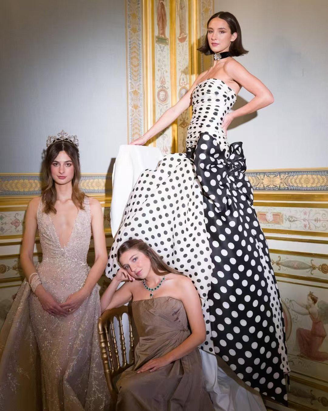 来到年底，一年一度的巴黎名媛舞会（LeBaldesDébutantes）又