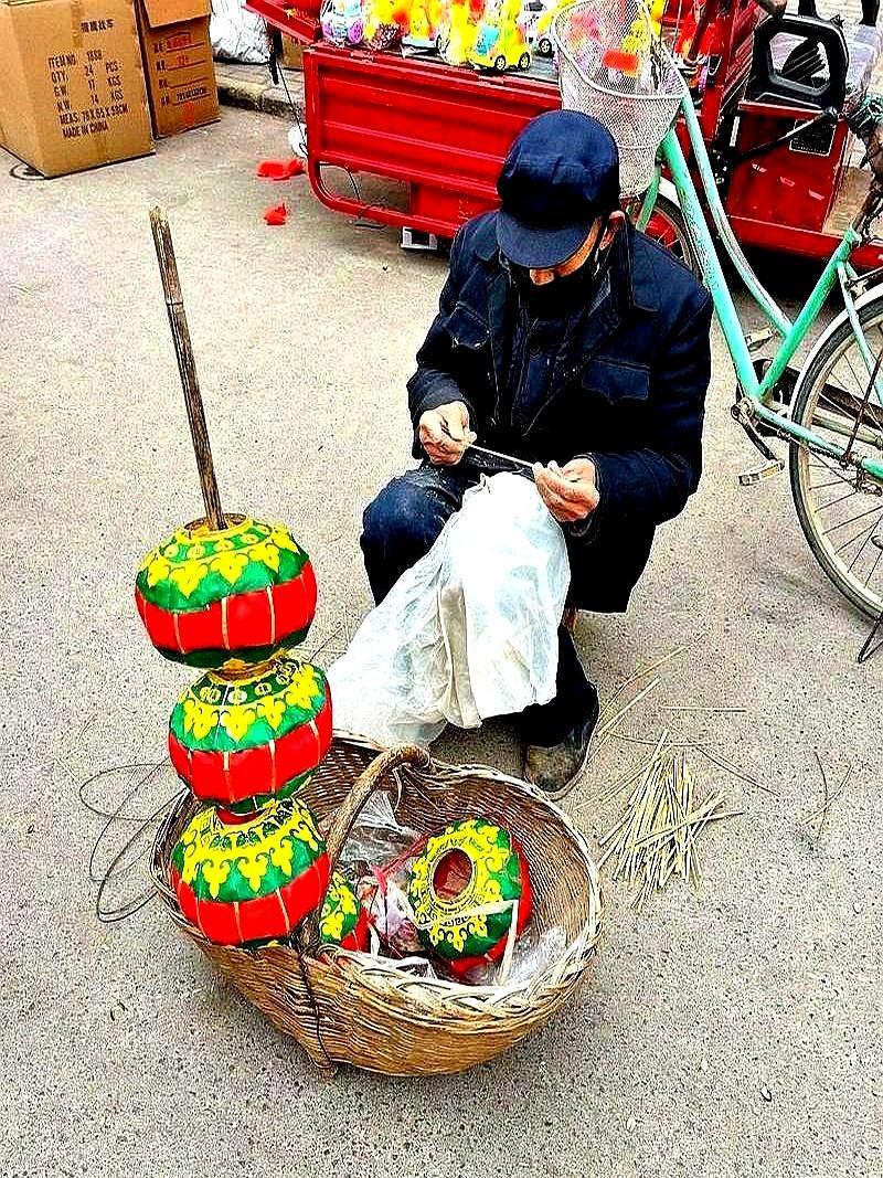 74岁武宫正树，两盘棋把“赢”字写成了“人”。二月，农心元老赛。芮乃伟提子