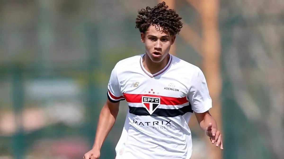 每体：巴塞罗那正在关注一位巴西新星，古斯塔沃·扎巴雷利🇧🇷扎巴雷利（16岁