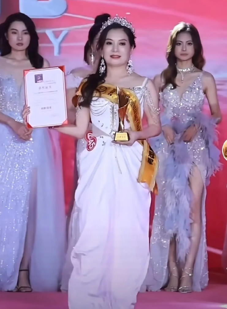 四川选美冠军出来后网友们不淡定了。前几天辽宁选美冠军被网暴了，网友们说四川选美冠