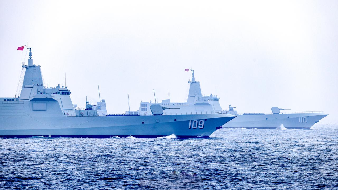 东海舰队最新接收的两艘心肝宝贝，055级驱逐舰第二批的头两艘，全部交付东海舰队，