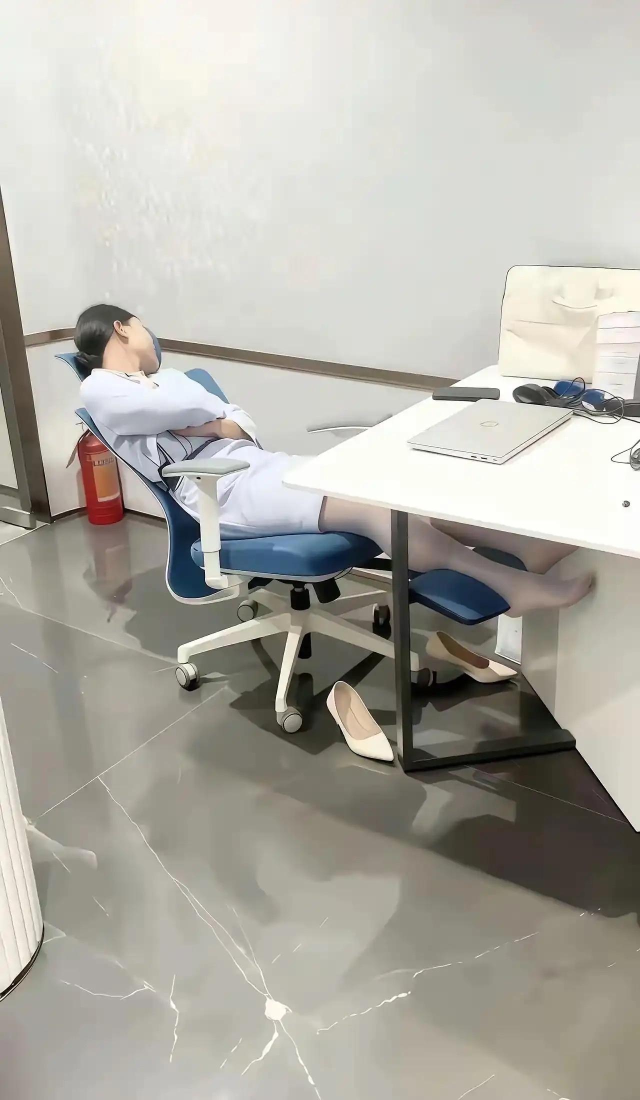 这种椅子午休太棒了！