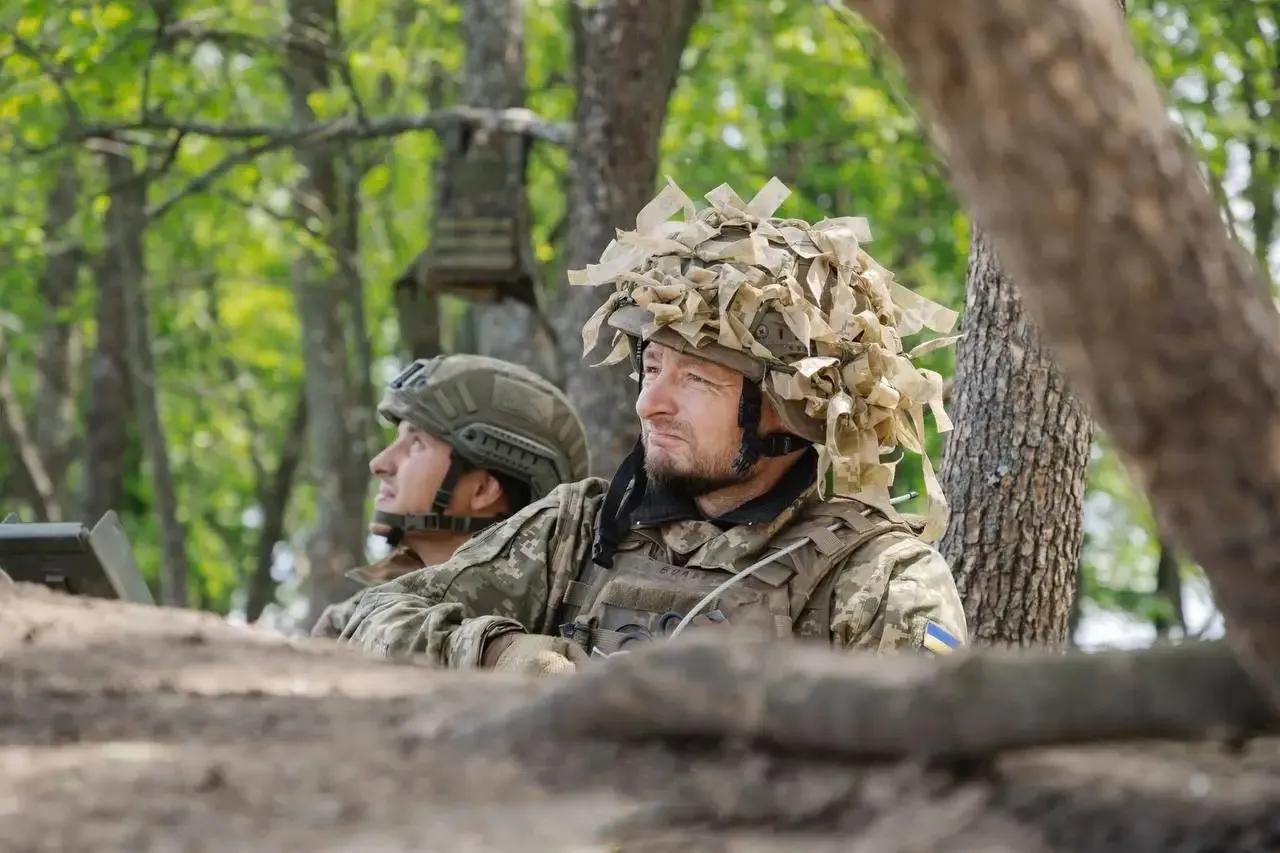 库皮扬斯克出现了戏剧性的一幕。两支乌军破坏侦察小组试图从同一地点进入库皮扬斯克市