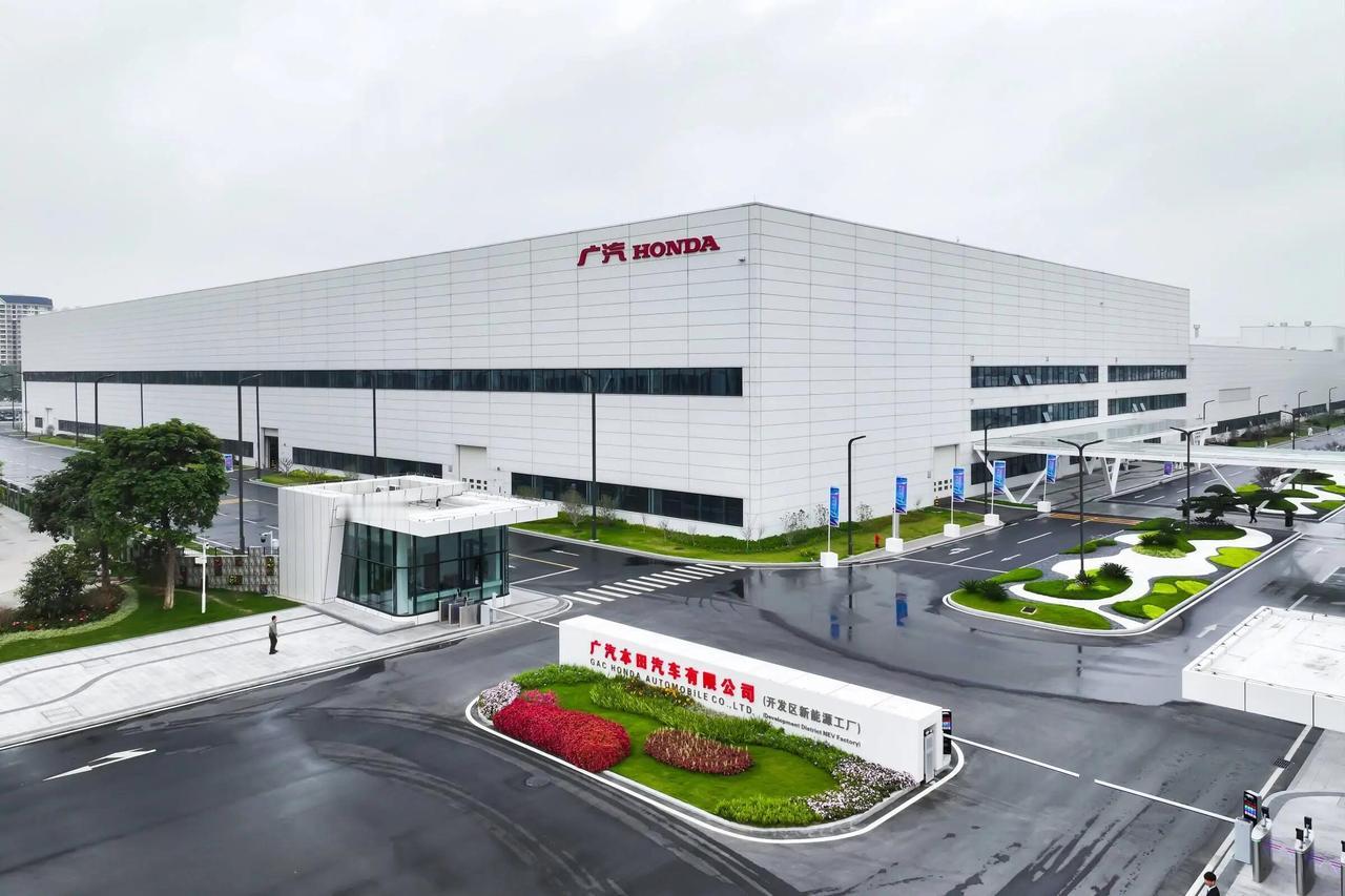 本田最近又因为芯片短缺头疼了。他们17号宣布，因为搞不到足够的半导体，日本和中国