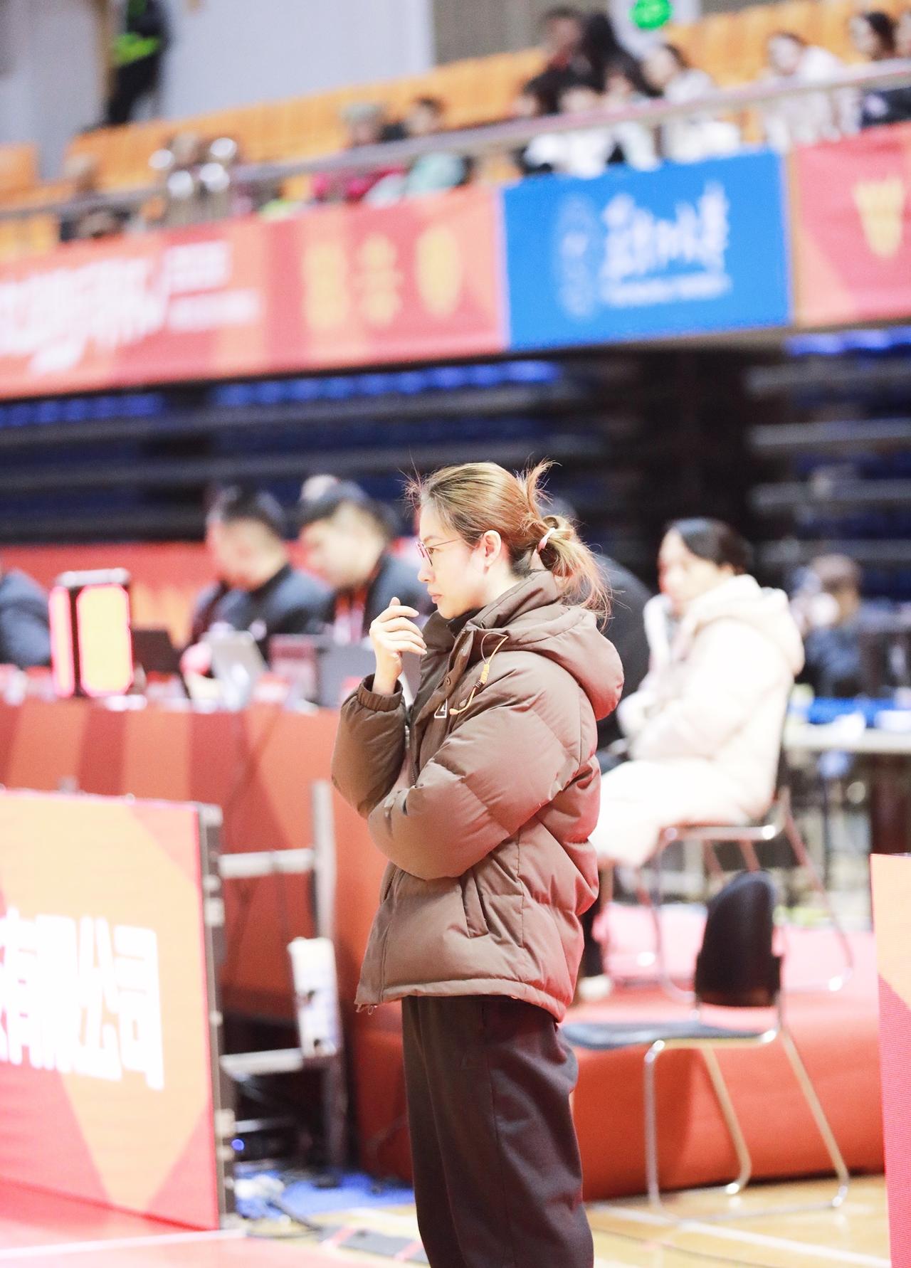 江苏女篮止步四强已经很多年了！往回追溯十个赛季，江苏女篮在2014-2015