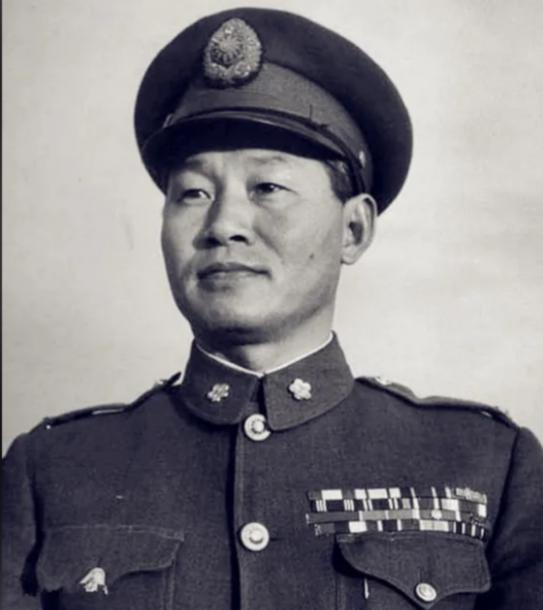1942年，孙立人带着新38师撤到印度，在蓝姆伽换上全套美械，以前一个师几十挺机
