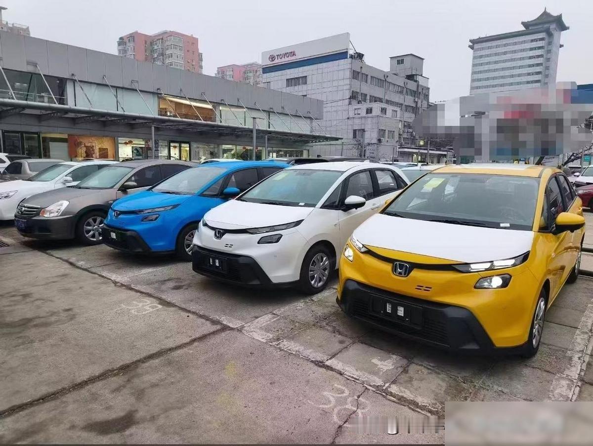 飞度这是真要飞啊。飞度目前在二级市场加价幅度达到了8000，按6.68万焕新价一