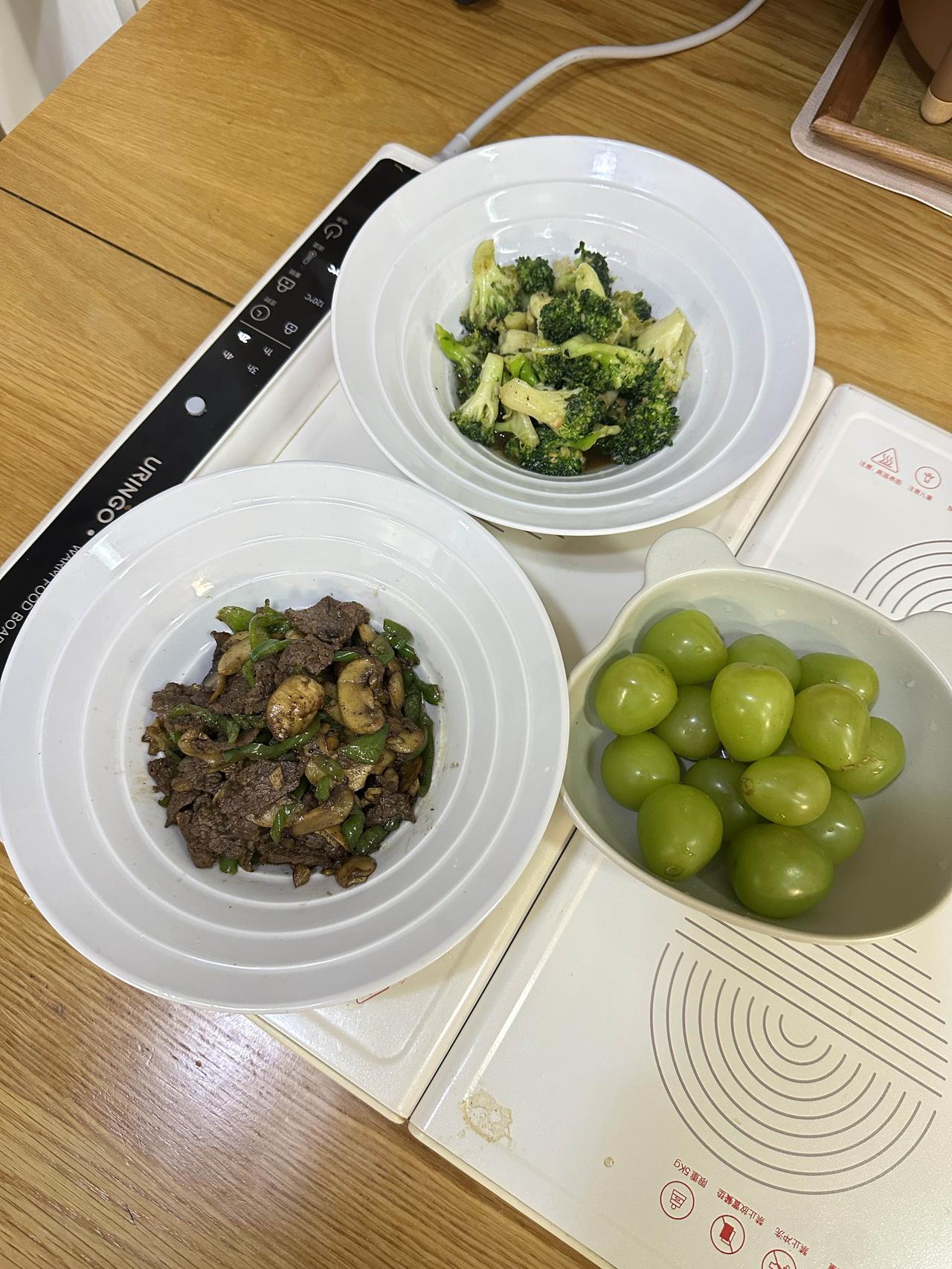 初中生女儿的晚餐！一荤一素口磨炒牛肉营养又好好吃！