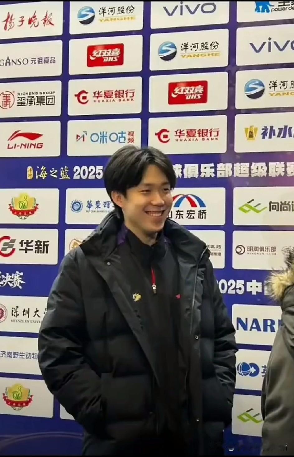 王楚钦不是受伤了吗？这么快就好了？就能参加比赛了，为什么不好好养着非要参赛呢？这