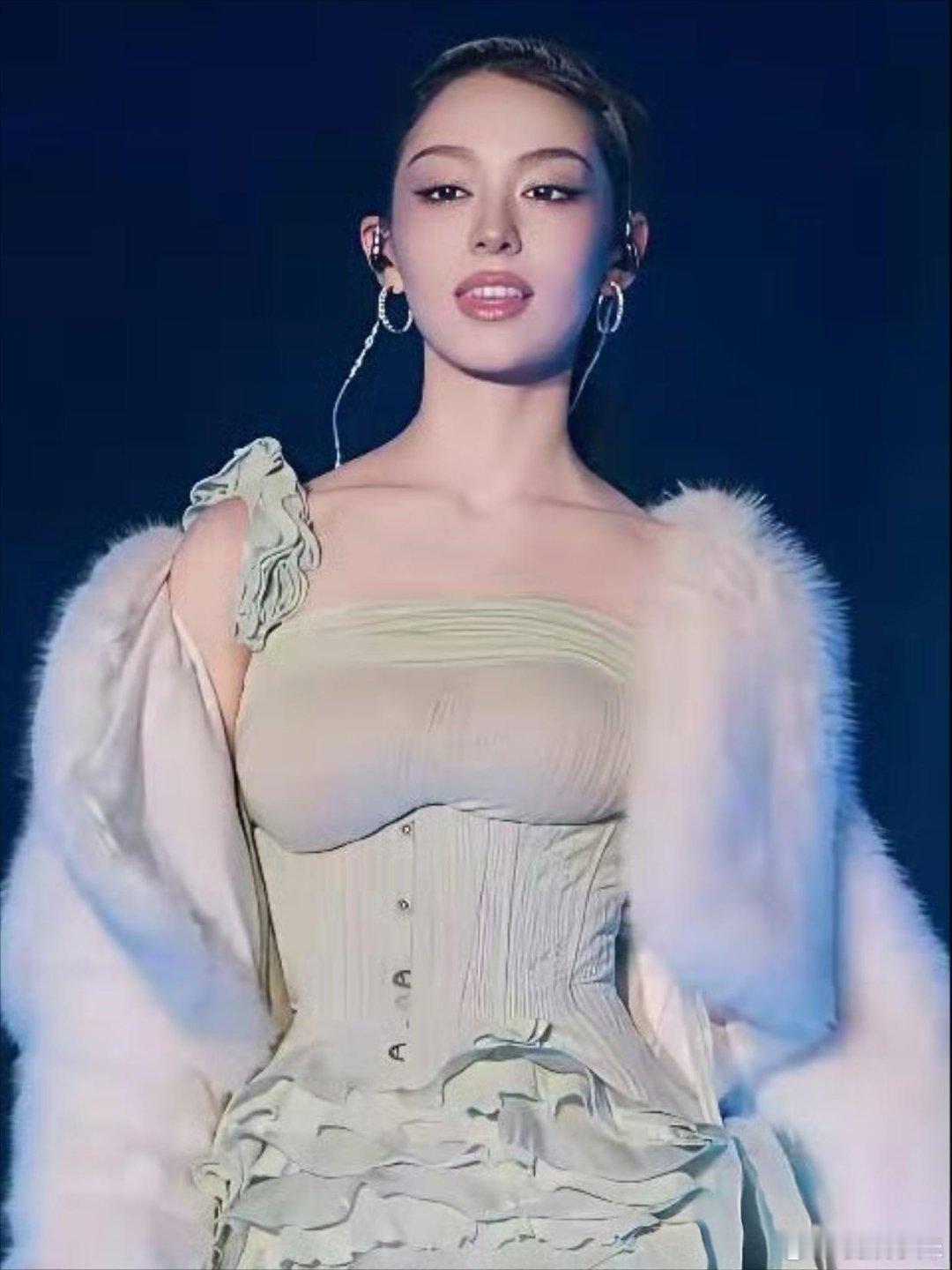 吉娜垫诈好明显，真相只有他知道[doge]。​​​