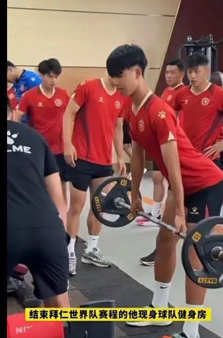 辽宁铁人队小将张家鸣归队，之前网上流传张家鸣要离开辽宁铁人队的谣言不攻自破。结