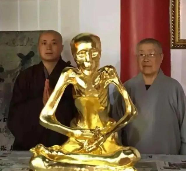 1995年，安徽85岁的尼姑仁义师太临终前告诉徒弟：“我死后不要烧，将我放入大瓮