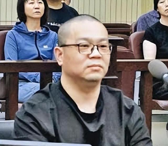 华融集团原总经理白天辉有多么疯狂？第一，敛财数额巨大。11.08亿元，巨大到什