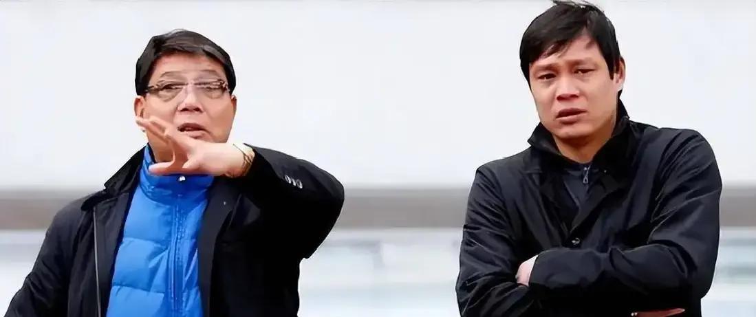 87年春天，徐根宝在试训场一眼扫到个愣头青，身高一米八五，跑起来像小坦克。一问，