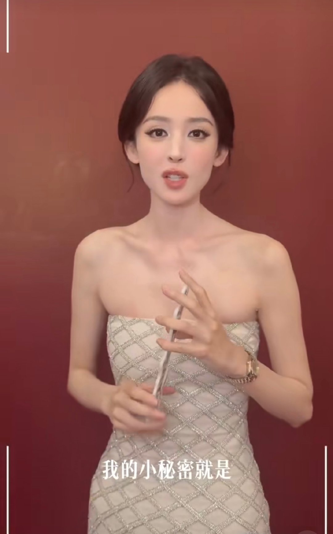 娜扎说自己在努力吃饭娜扎坦诚回应暴瘦，一句“努力吃饭”藏着对身体的在意，她真的