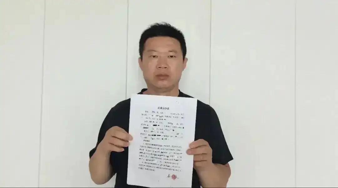 山东，男子和大儿子吵架，争执中，大儿子大喊一句“你不是我亲爹”，让男子警铃大作，