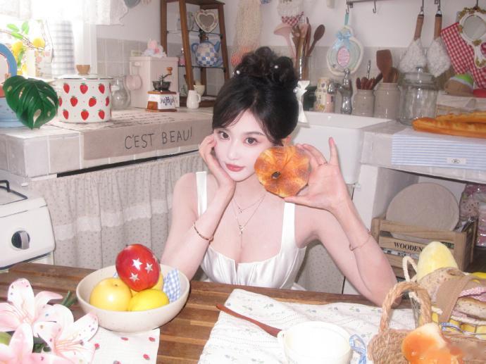 孔雪儿宝宝你跟桃子一样甜甜的，还是夏天专属