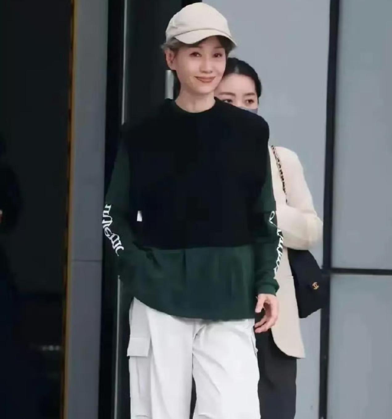 难以相信！她已经61岁了，看起来竟然像三四十岁的样子！​​​