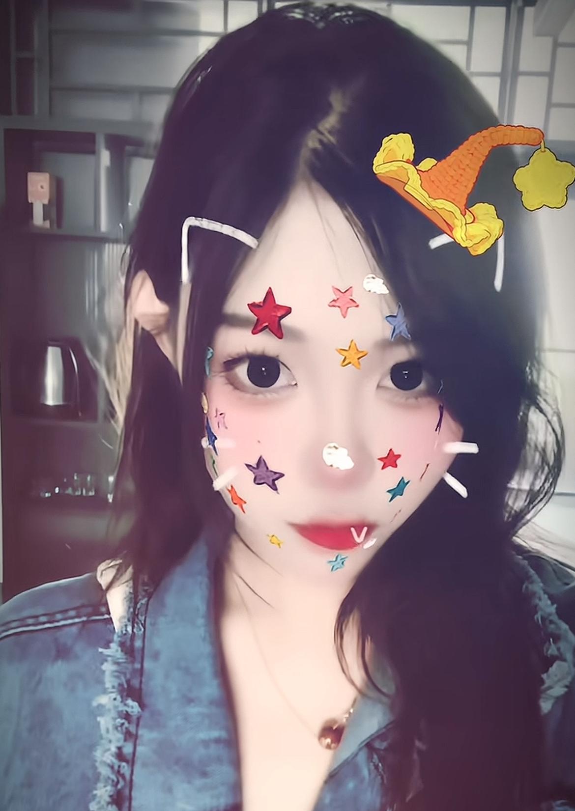 太令人痛心了！河南电竞美少女陈梦涵去世，年仅27岁，日常开宝马，四年前母亲去世