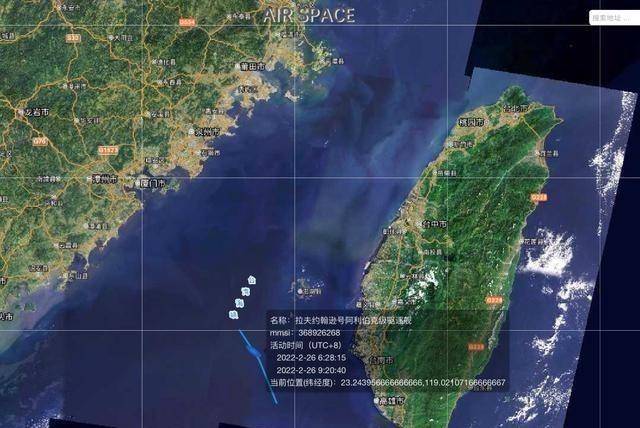 美军舰吃了大亏，怪不得这个细节美媒死活不敢报道，美舰在台湾海峡遭遇耻辱性一幕。