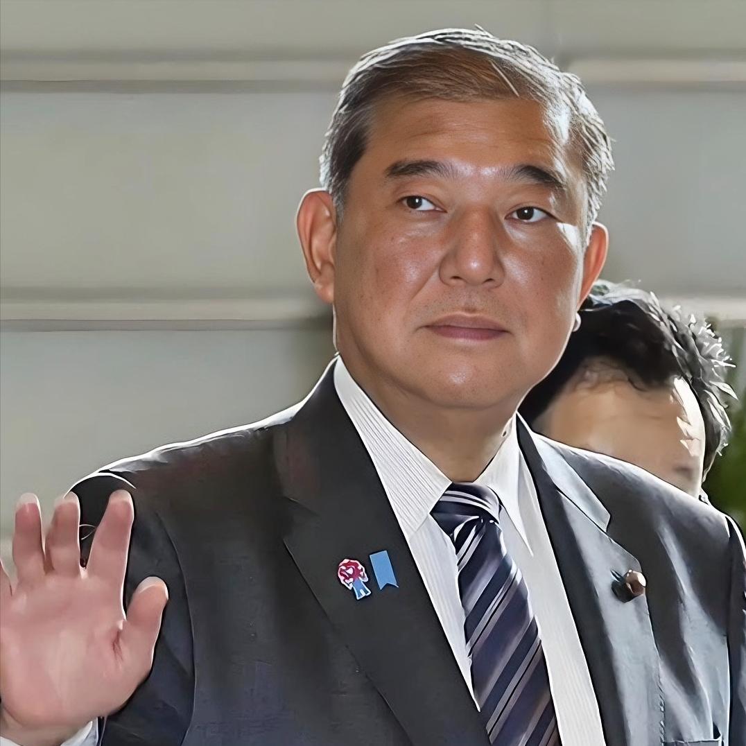 石破茂警告：日本若袭华将遭灭顶之灾，远甚二战原子弹。他在电视节目中直言，当前日本