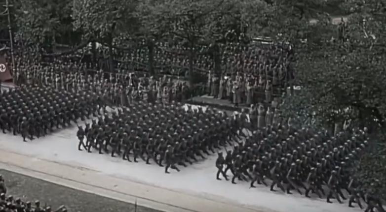 闪击苏联狂卷百万俘虏，希特勒一纸蠢令竟亲手放生苏军？1941年初，纳粹德国统帅