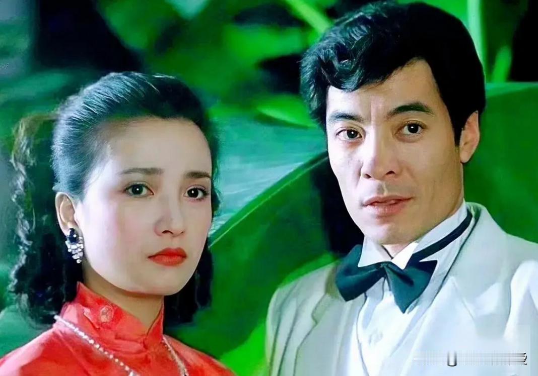 近日，61岁女演员何晴因病不幸离世，前男友和前夫集体沉默，生前和68岁前男友刘威