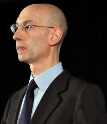 亚当·肖华这回是真坐不住了。随着骑士0：4尼克斯，NBA商业联盟亏大了，联盟出现