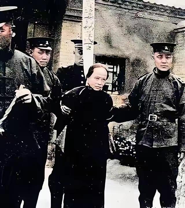 1950年蒋介石的结拜大姐赵洪文国被捕了，这个女人还真不简单。赵洪文国早年抗日