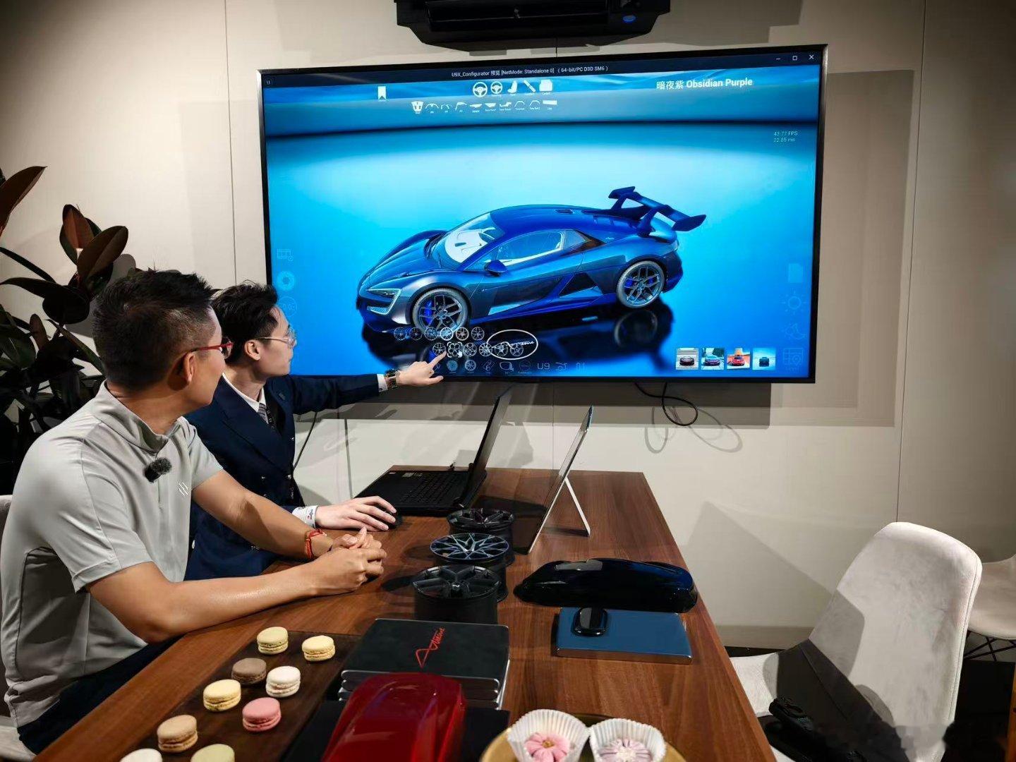 我在古德伍德的仰望展台里做个了梦……大家看得出是什么吗英国·Goodwood