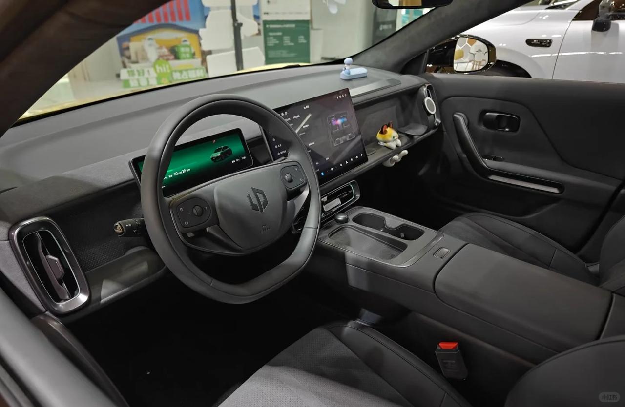 看了海豹gt06，再看lafa5，对比简直不要太强烈先去看了比亚迪的海豹06g