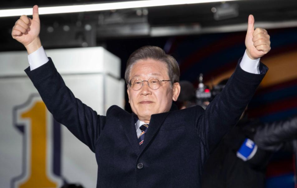 韩国李在明这一招真绝！最近中美黄海对峙大家都知道了，但是消息的透漏者既不是我