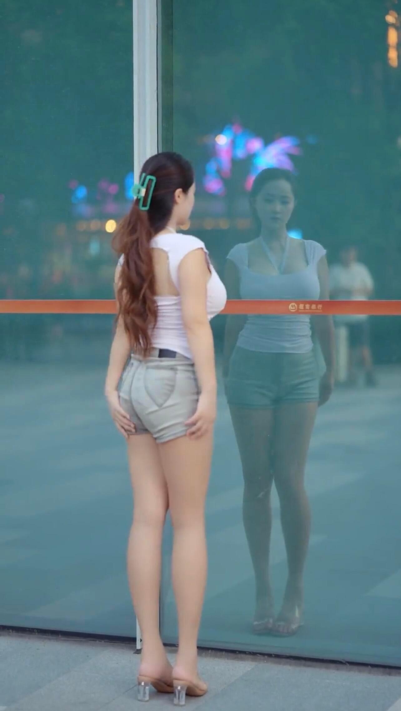 镜子暴露了真实身材​​​